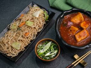 Chilli Paneer With Noodles