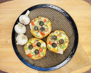 Veggies Overload Garlic Bread [3 Pieces]