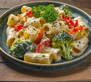 White sauce pasta