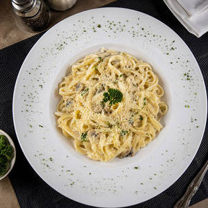 Fettucchni Parmiziana