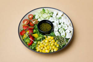 Protein Greek Salad (30gm Protein )