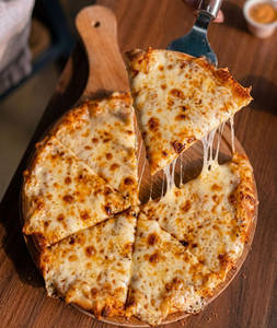 Double Cheese Margherita Pizza