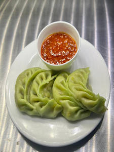Veg Momos (4pce)