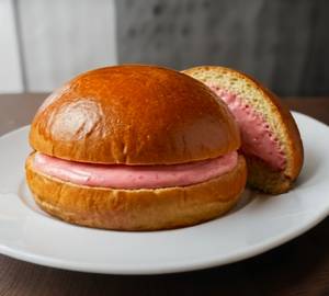 Strawberry Bun