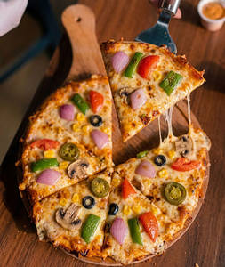 The Spicebloom Emperor Pizza