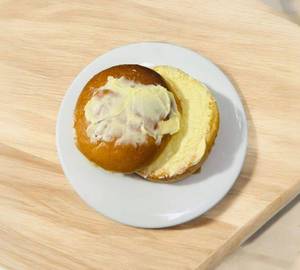 Sweet butter bun
