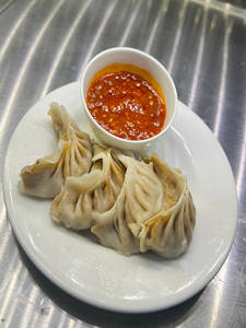 Chicken Cheese Momos (4pce)