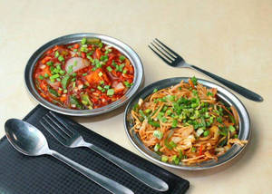 Chilli Panner +veg Noodles(300 Ml+300ml)