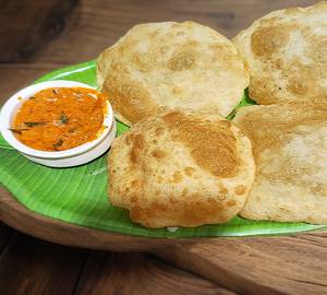 Poori 4 Pcs With Punjabi Cholle Curry (250Ml)