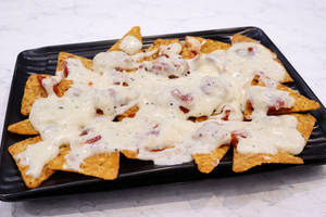 Cheese Nachos With Salsa