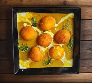 Broccoli Kofta In Cheesy Masala Gravy