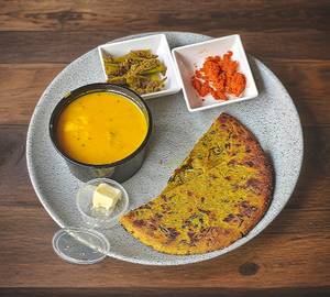 Methi Bajra Roti + Peru Saag