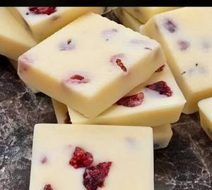 Mixed Berries With Cinnamon In White Chocolate [200 G, Pack Of 2]
