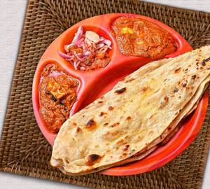 Butter Paneer + 2 Amritsari Kulcha