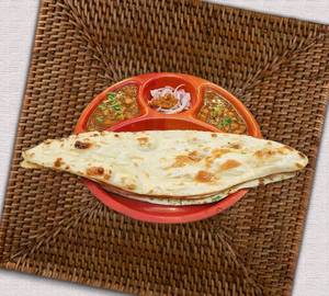 Chola + 2 Amritsari Kulcha