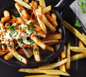 Chicken Cheese Garlic Fries (m)