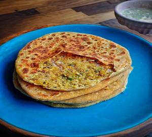Chatpata Pyaj Paratha