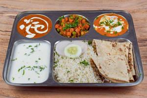 Veg Deluxe Special Thali +1pc Hot Gulab Jamun