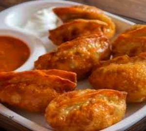 Paneer Tikka Fried Momos  Red Chilli Sauce[ 6 Pieces ]