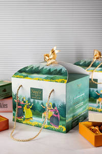 Cultural Green Gifty Box
