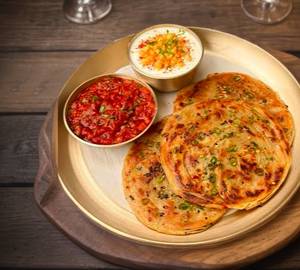 Tawa Chilli Garlic Paratha(2 Pieces)