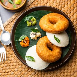 Idli vada sambar