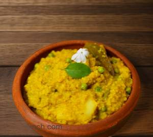 Bhoger khichuri with alur dom