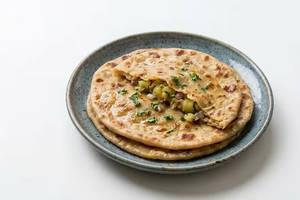 2 pyaaz aloo paratha