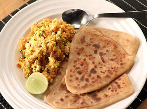 Anda bhurji with 2 paratha