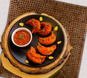 Fried Corn Cheese Momos And Red Chilli Sauce [ 6 Pieces ]