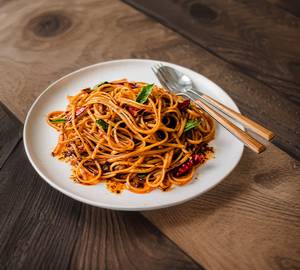 Butter Chilli Garlic Noodles [Veg]