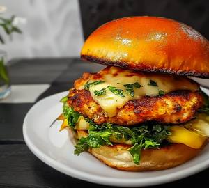 Big bite classic chicken burger