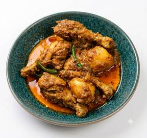 Chicken Aloo Kosha 2 Pcs (Semi Gravy)