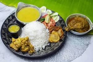 Rice With Katla Fish Curry Thali [Serves 1]
