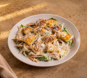 Caesar Salad with Chicken & Onion