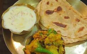 Roti 4 pieces + seasional sabji + kheer