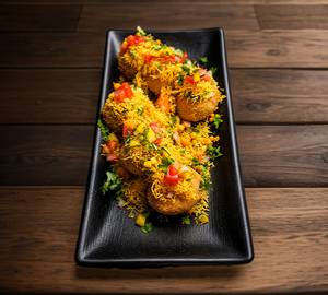 Sev batata puri [6 pieces]