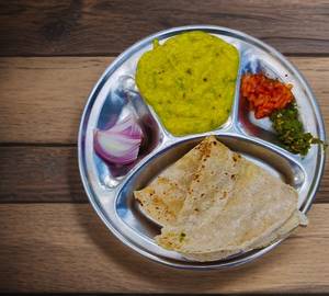 Pithla bhakri