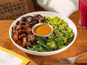 Warm Umami Salad Bowl With Roasted Chicken Thigh [Full]