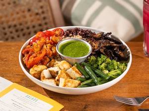 Warm Grain Salad Bowl With Roasted Chicken Thigh [Full]