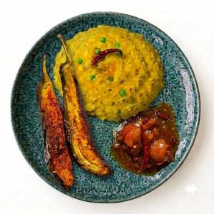 Kichuri In 500 ml, Begun Bhaja 2 Pcs & Bengali Chutney
