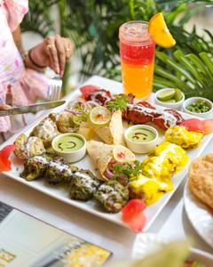 Nawabi Non-veg Platter (14pcs)