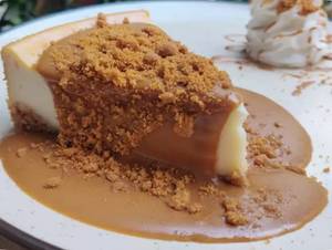 Lotus Biscoff Cheesecake Slice