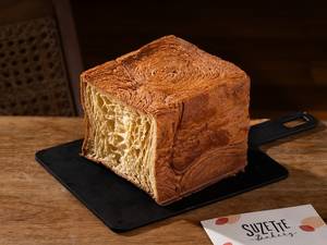 Puff Brioche Slice