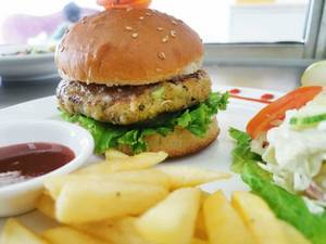 Beef Burger With French Fry