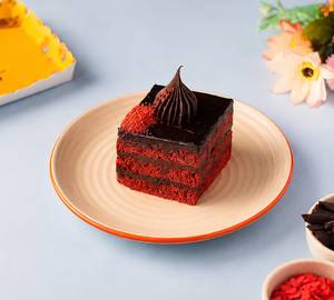 Chocolate Velvet Pastry (1 Pc)