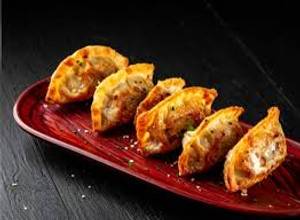 Peri Peri Paneer Momos (6 Pcs)