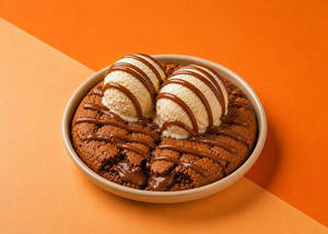 Nutella Filled Skillet Cookies With Ice Cream