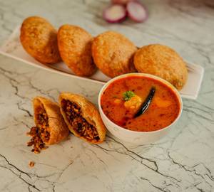 Kachori With Sabji