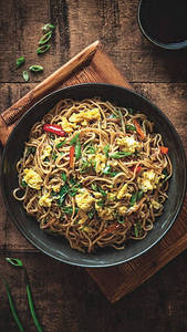 Egg Hakka Noodles
